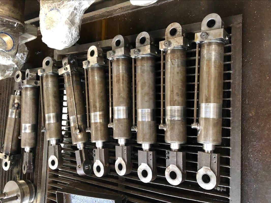 Chariot élévateur soulevant le cylindre d'huile hydraulique pour le matériel de corps d'acier de 13.5T 15T
